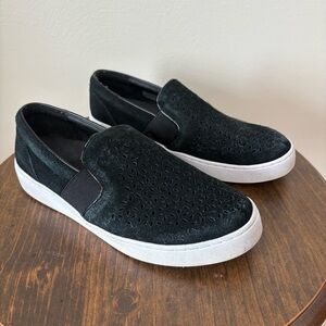 Vionic Kani Slip On Perforated Sneakers 7.5